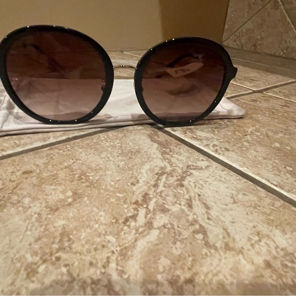Tory Burch sunglasses new with tag - Picture 10 of 12
